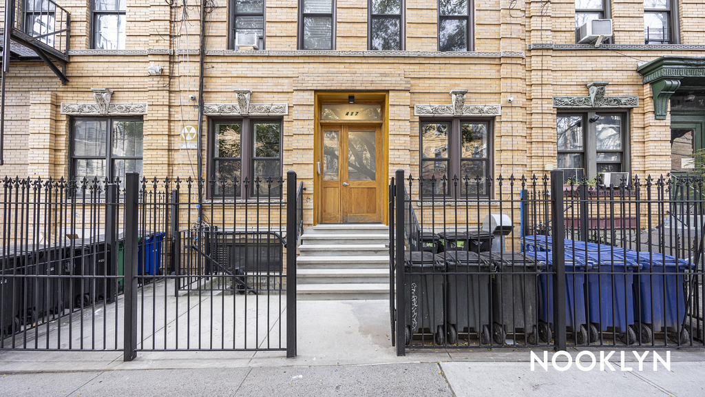 417 Suydam St - Photo 2