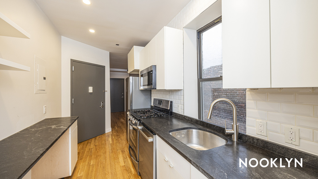 417 Suydam St - Photo 1