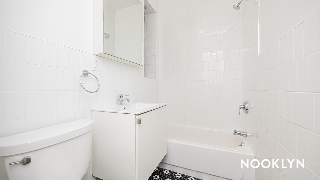417 Suydam St - Photo 7