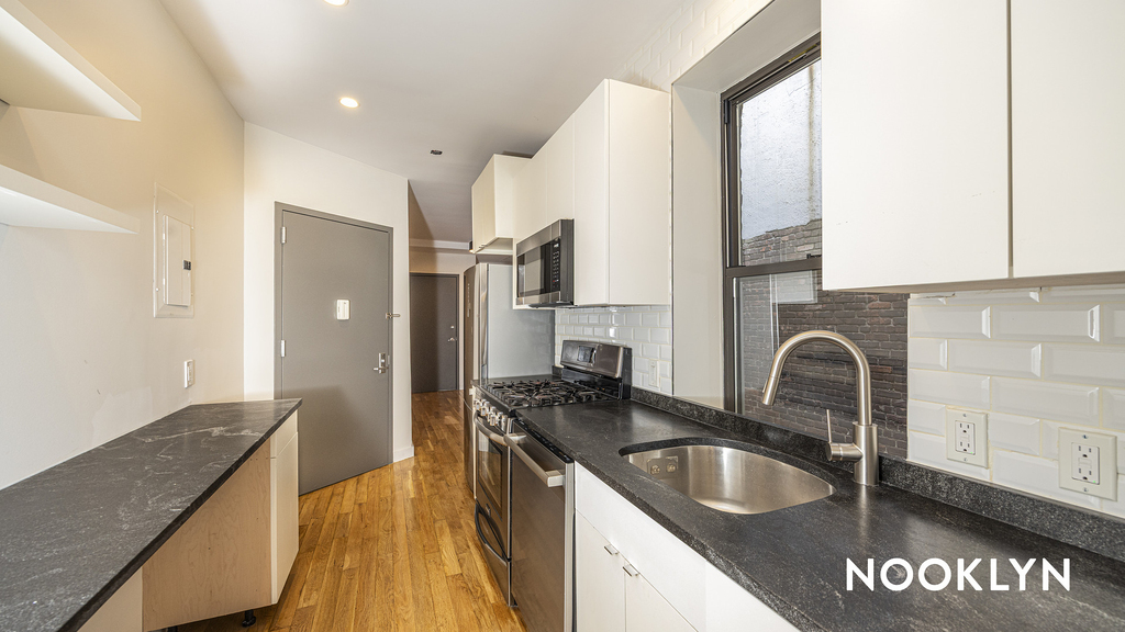 417 Suydam St - Photo 8