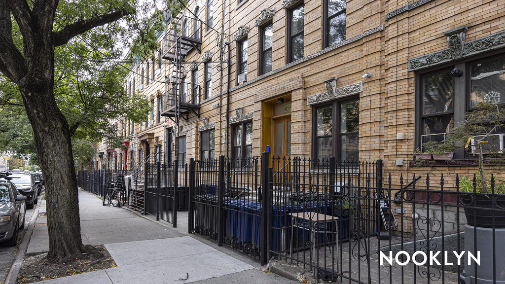 417 Suydam St - Photo 4