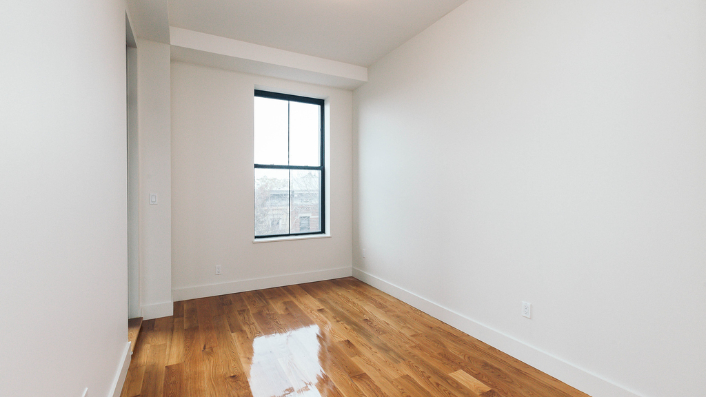 55-27 Myrtle Ave - Photo 14