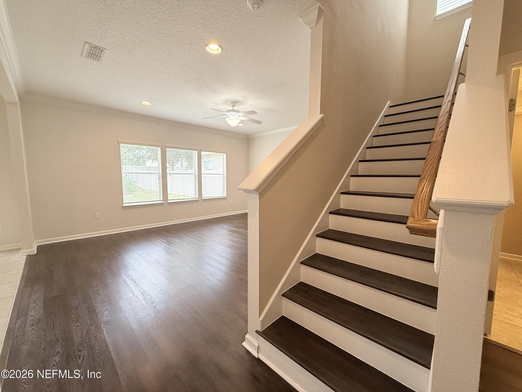 8900 Devon Pines Drive - Photo 8