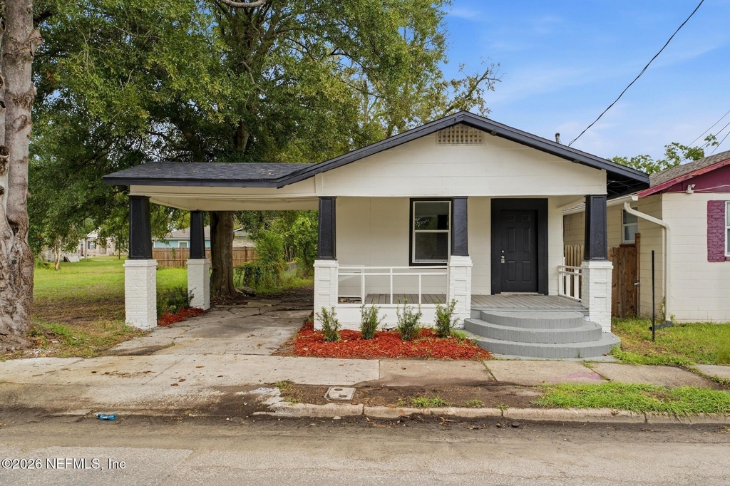 1409 W 5th Street - Photo 0