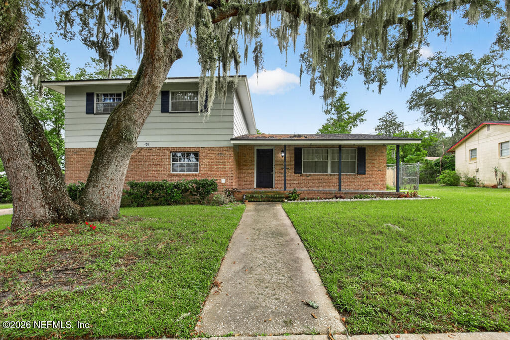 436 Saturn Lane W - Photo 0