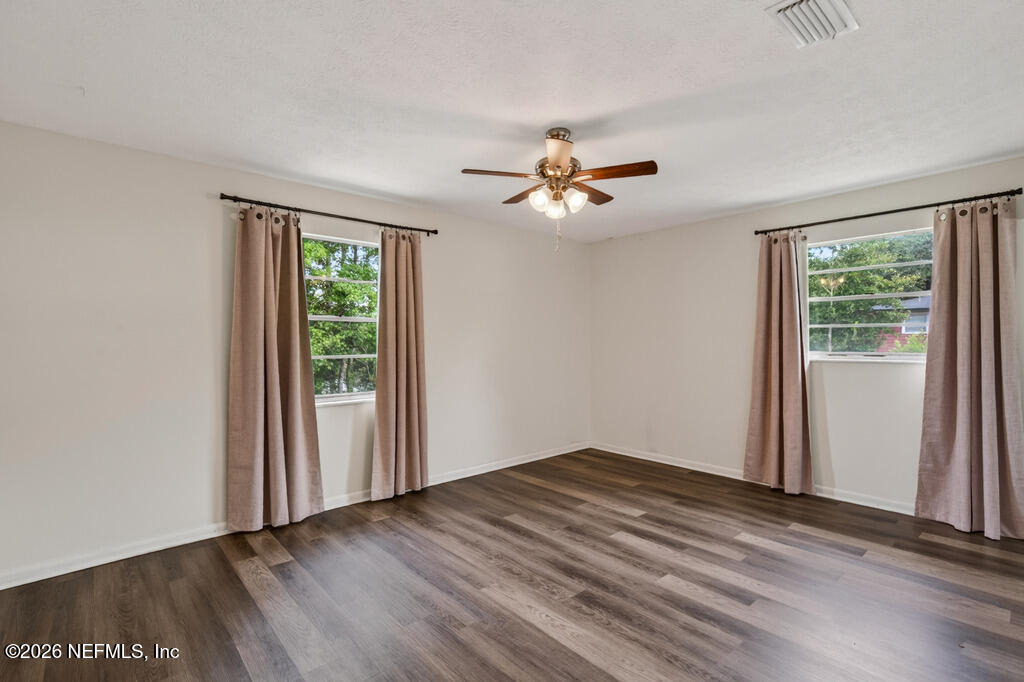 436 Saturn Lane W - Photo 9