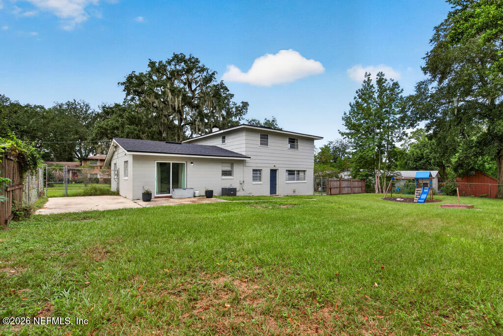 436 Saturn Lane W - Photo 16