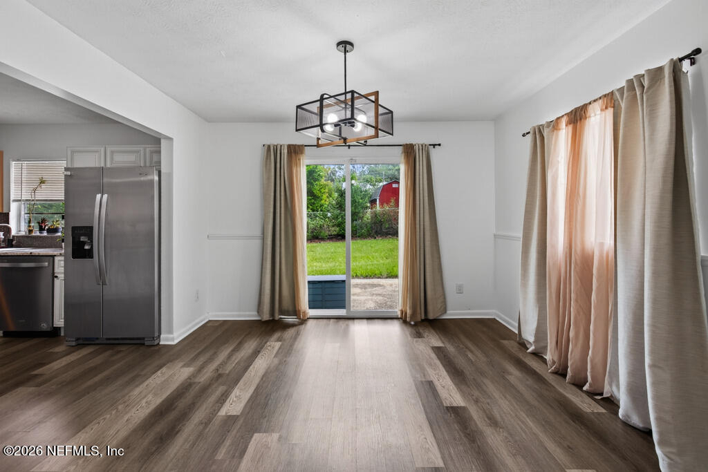 436 Saturn Lane W - Photo 6