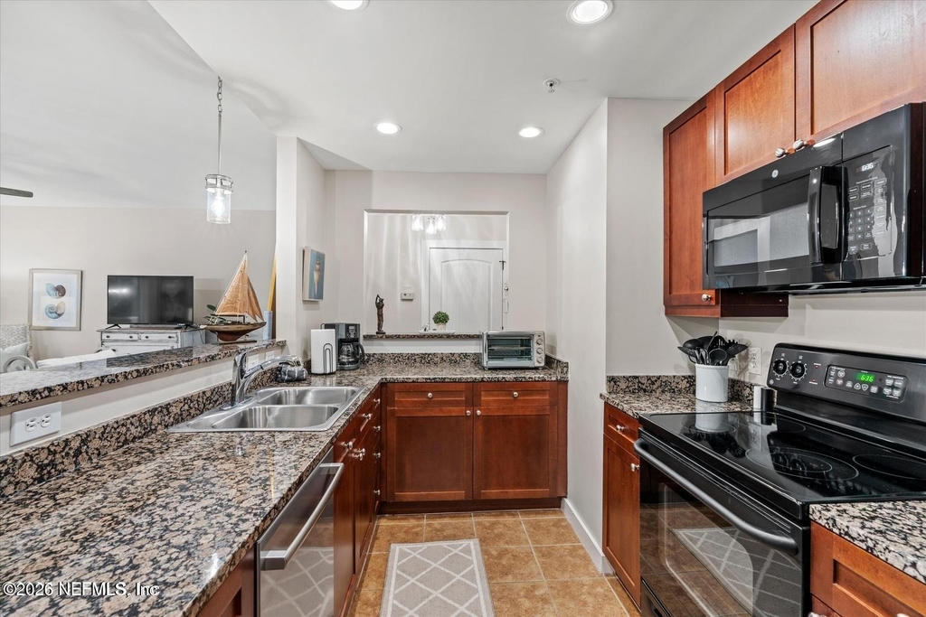 945 Registry Boulevard - Photo 5
