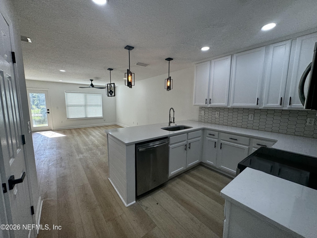 807 Black Cherry Drive S - Photo 11