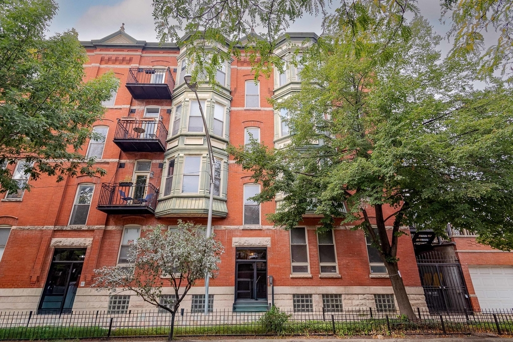 1344 N North Park Avenue - Photo 0