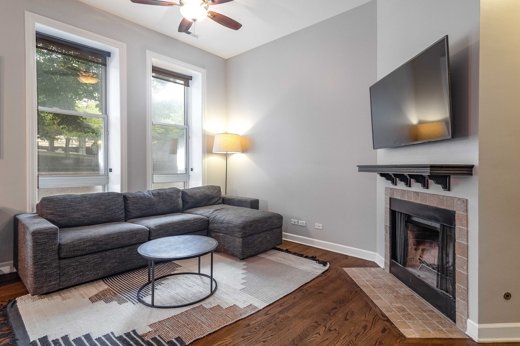 1344 N North Park Avenue - Photo 1