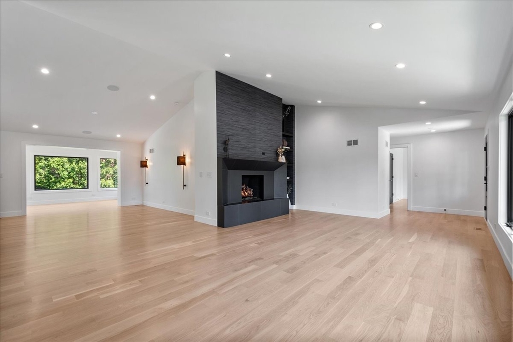 6600 N Kenton Avenue - Photo 10