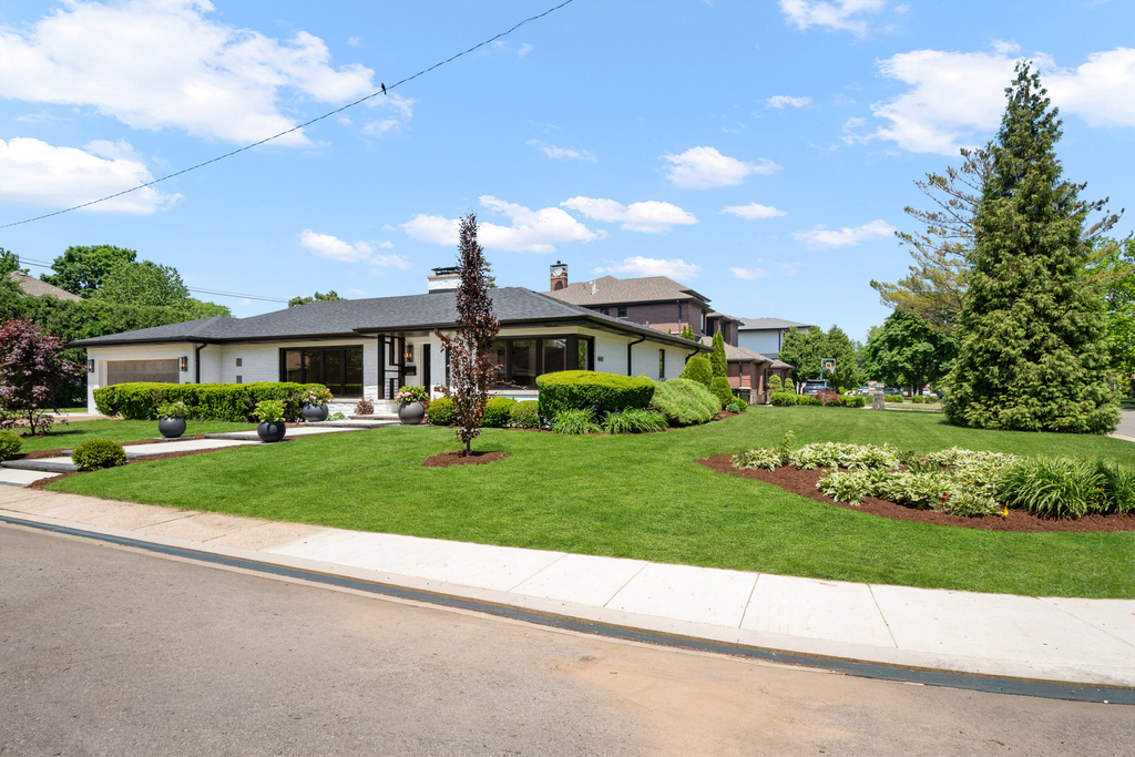6600 N Kenton Avenue - Photo 2