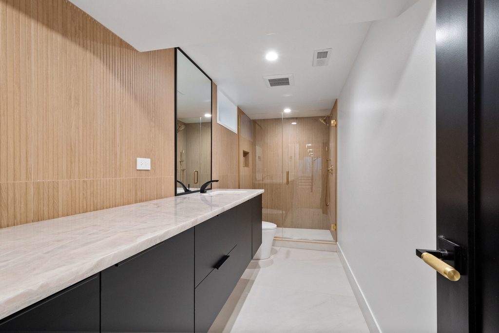 6600 N Kenton Avenue - Photo 31