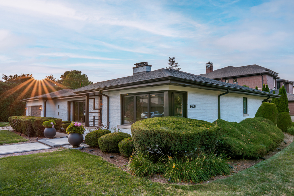 6600 N Kenton Avenue - Photo 3