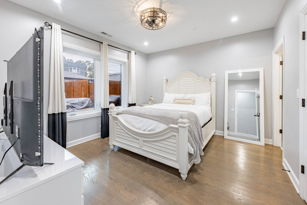 4634 S Langley Avenue - Photo 5