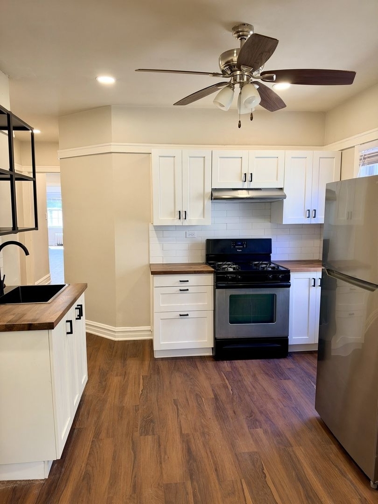 4708 W Altgeld Street - Photo 2