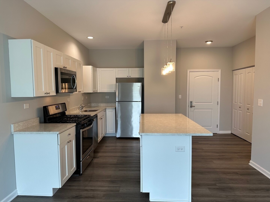 301 N Madison Street - Photo 2