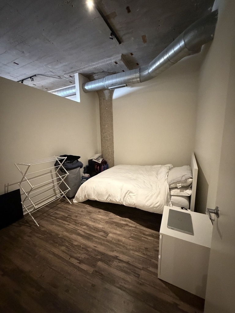 922 W Washington Boulevard - Photo 2