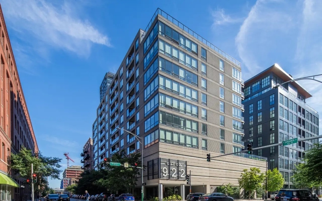 922 W Washington Boulevard - Photo 0