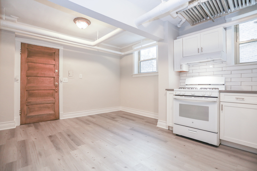 4649 N Manor Avenue - Photo 1