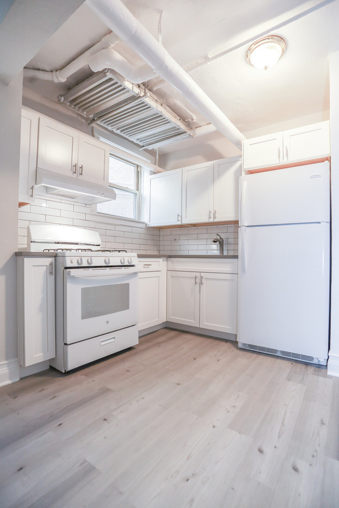 4649 N Manor Avenue - Photo 3