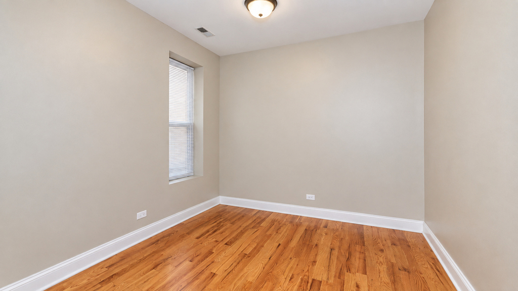 3927 N Clarendon Avenue - Photo 6
