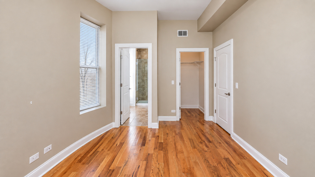 3927 N Clarendon Avenue - Photo 7