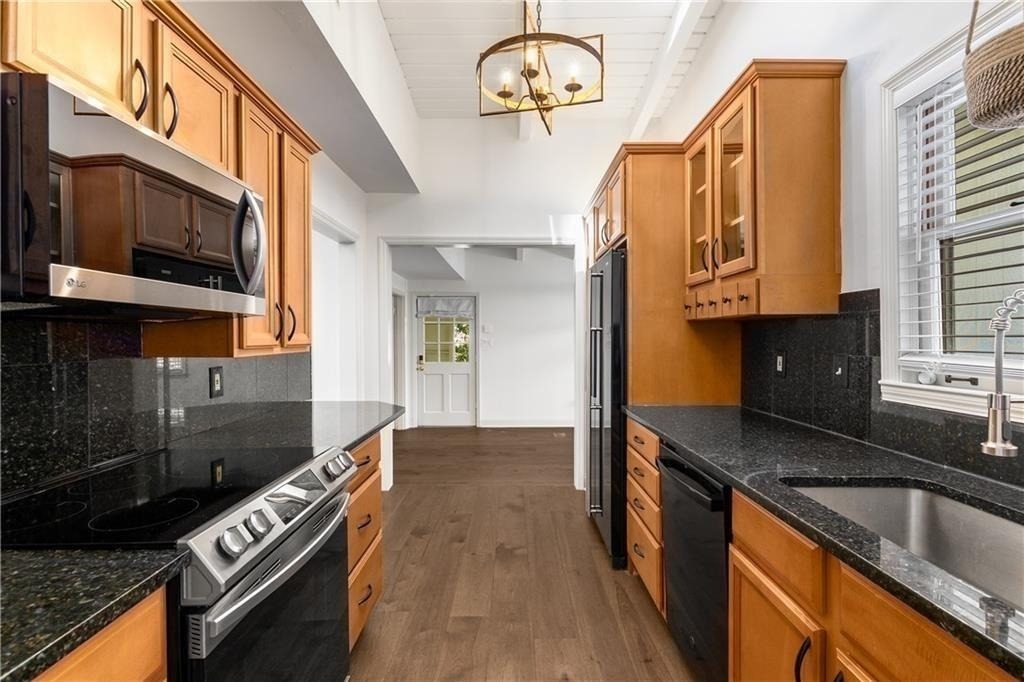 130 Putnam Circle - Photo 4