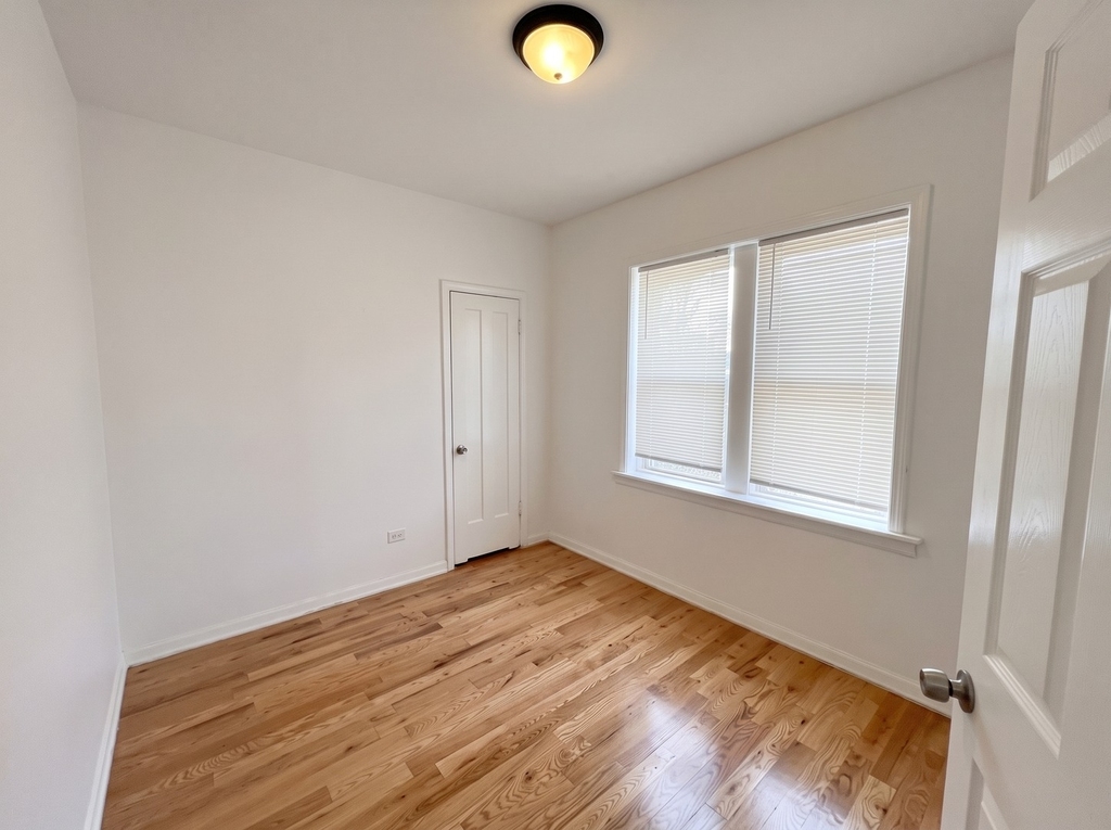 7332 S Artesian Avenue - Photo 5