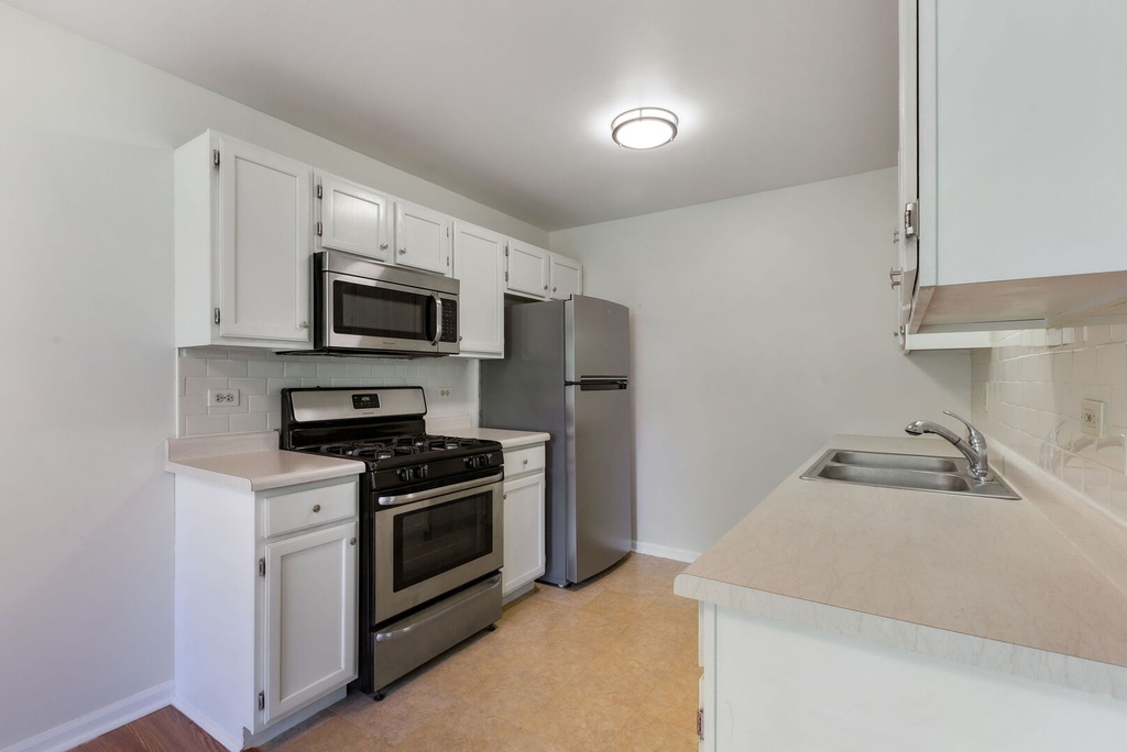 215 Brett Circle - Photo 8
