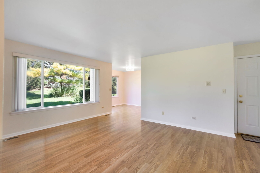 215 Brett Circle - Photo 4