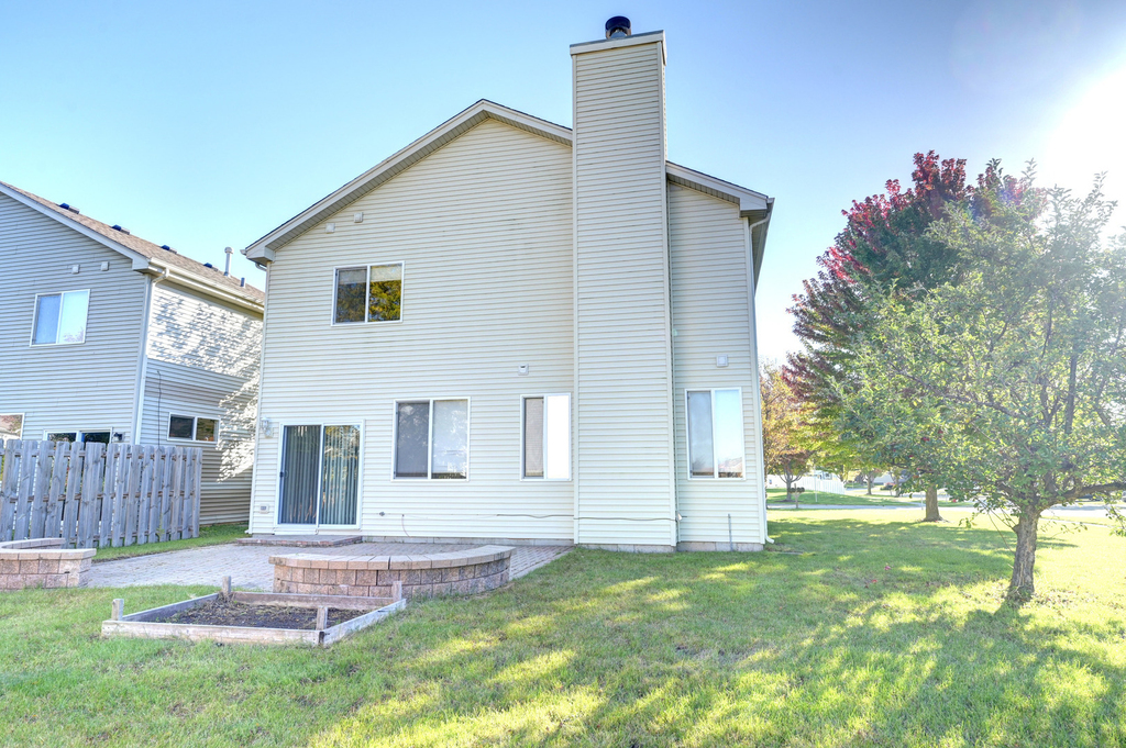 1858 S Fallbrook Drive - Photo 4