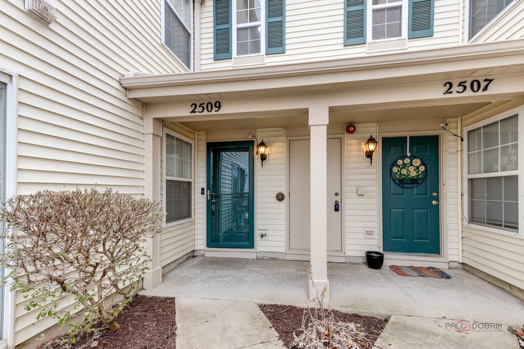 2509 Dickens Drive - Photo 3