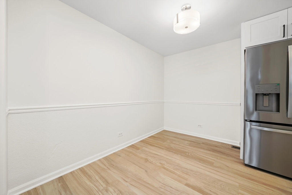 1100 Stoughton Court - Photo 6