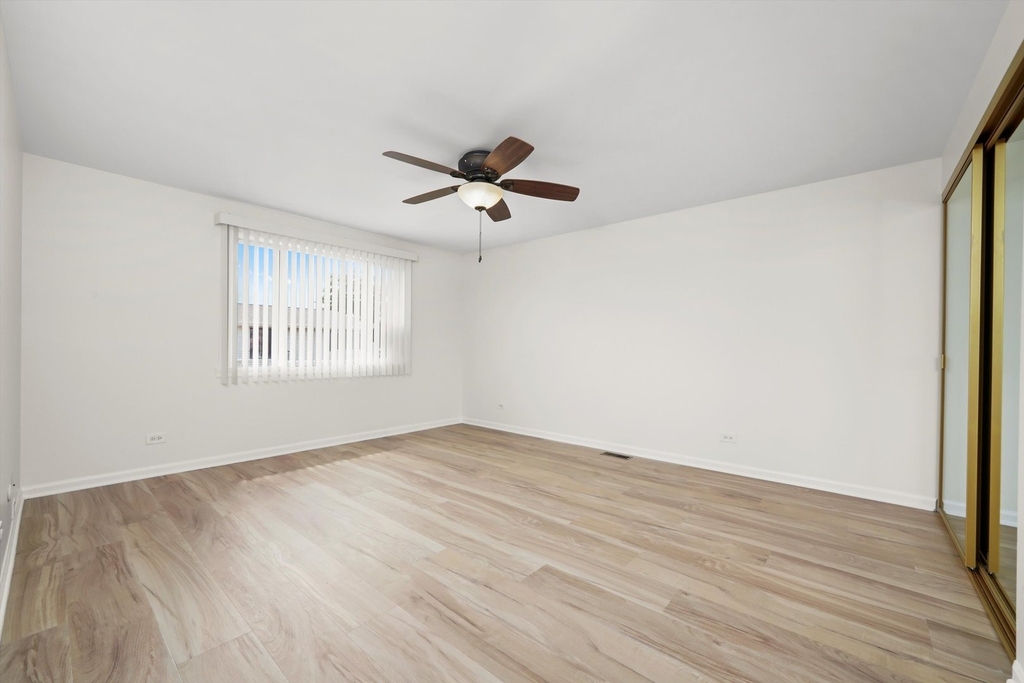 1100 Stoughton Court - Photo 8
