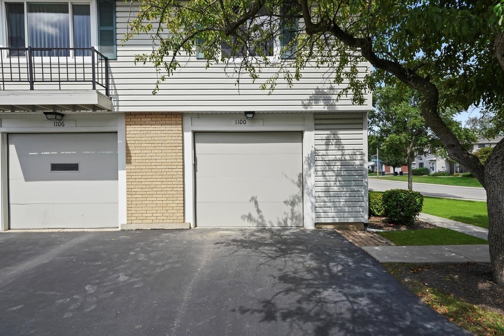 1100 Stoughton Court - Photo 2