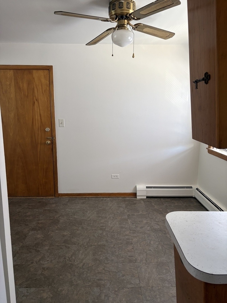 10520 S Austin Avenue - Photo 8