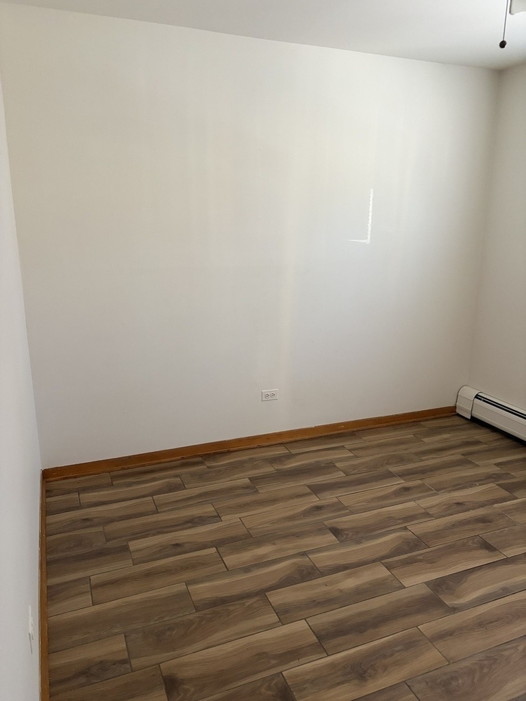 10520 S Austin Avenue - Photo 3