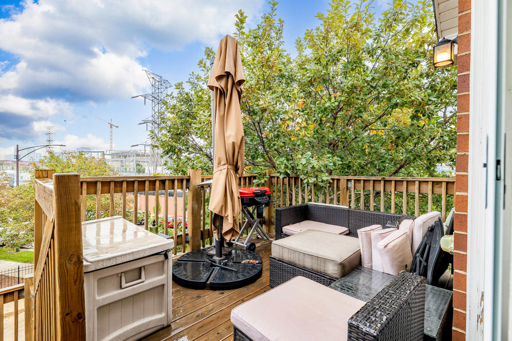 671 W Division Street - Photo 11
