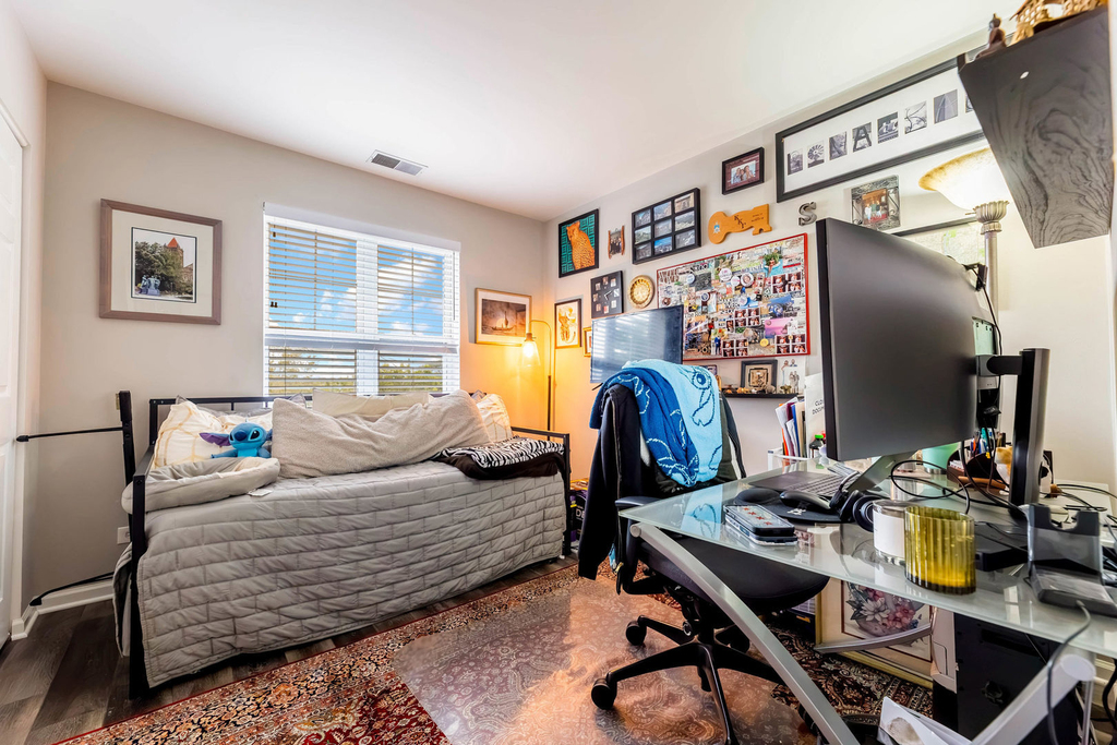 671 W Division Street - Photo 5