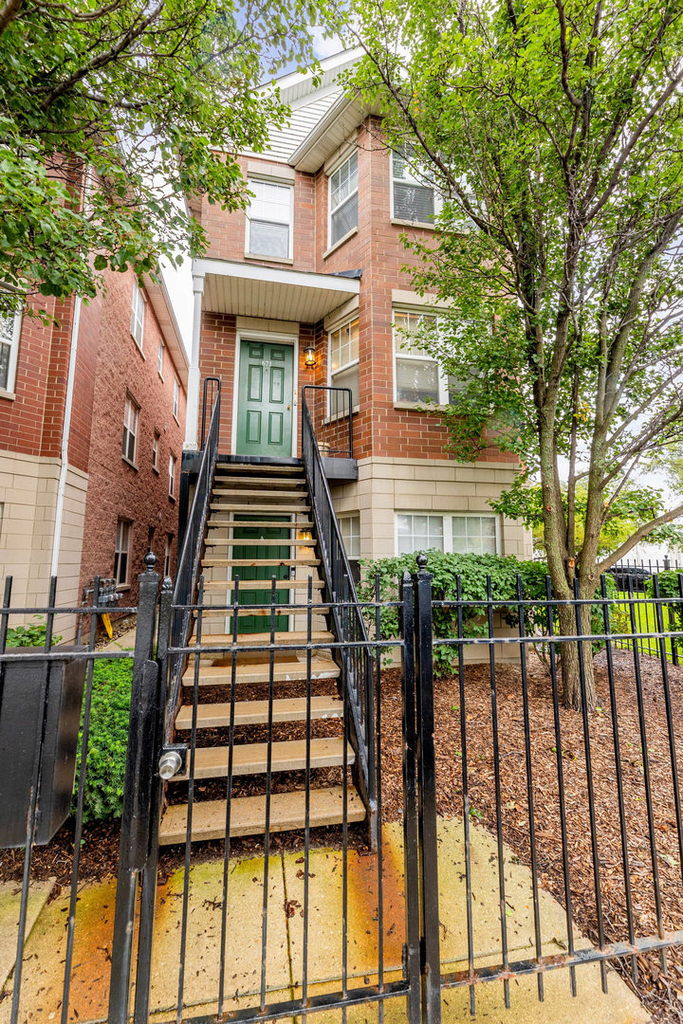 671 W Division Street - Photo 13