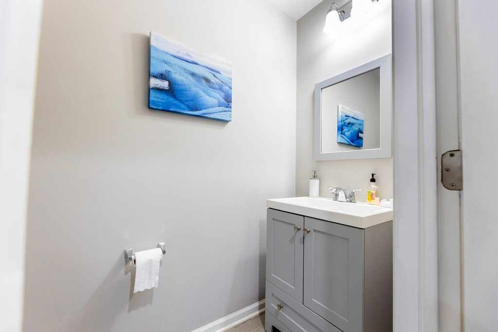 671 W Division Street - Photo 6