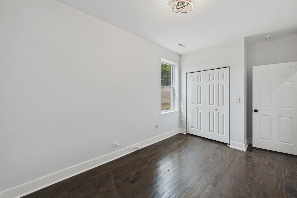 7919 S Ellis Avenue - Photo 11