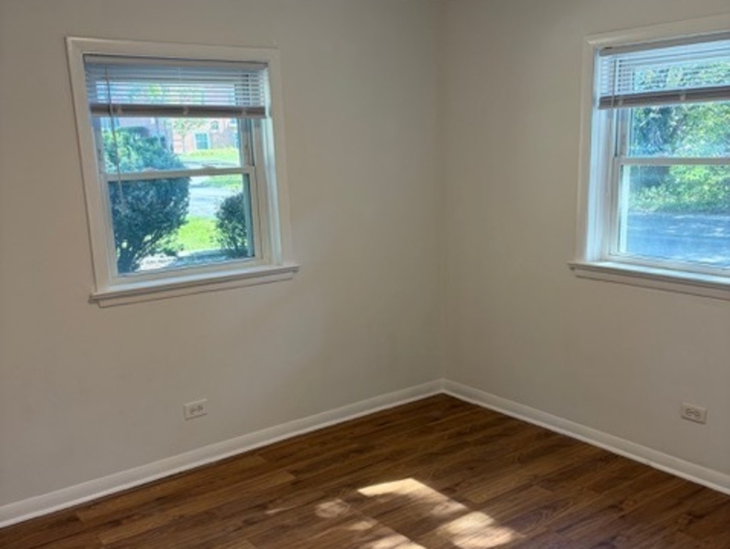 1860 Parkside Drive - Photo 11