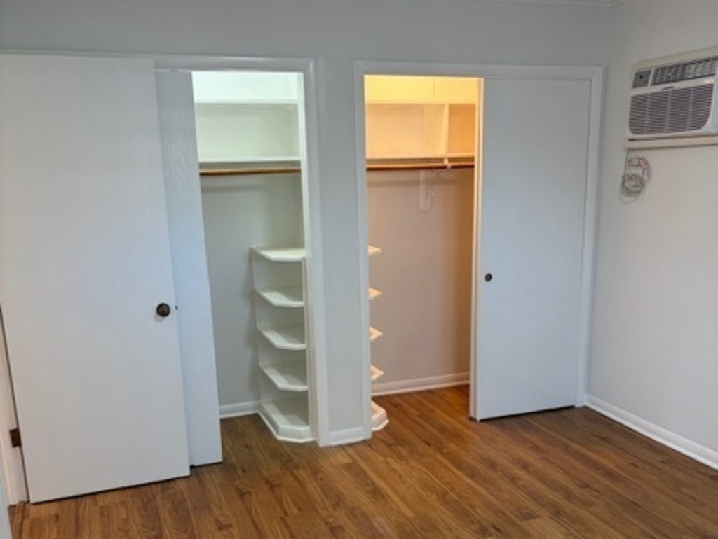 1860 Parkside Drive - Photo 10