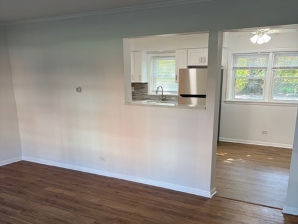 1860 Parkside Drive - Photo 4