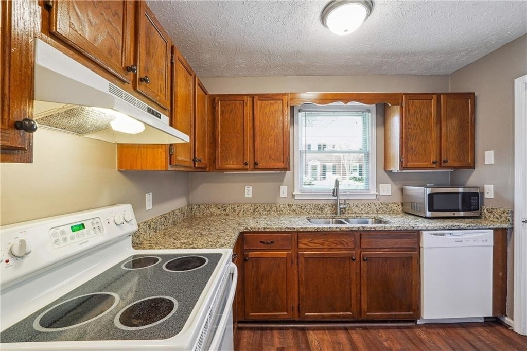 2962 Webb Bridge Road - Photo 3