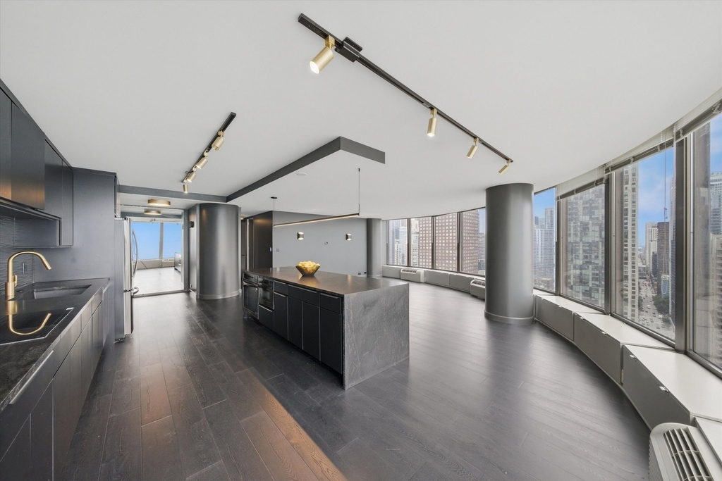 505 N Lake Shore Drive - Photo 5